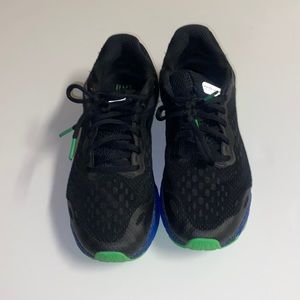 Mens UA HOVR SIZE 7.5 Black/Green